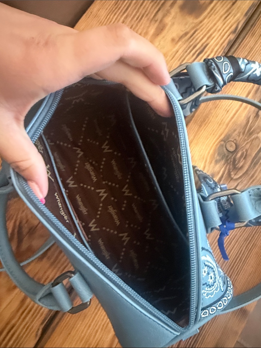 Wrangler purse - Picture 3 of 5